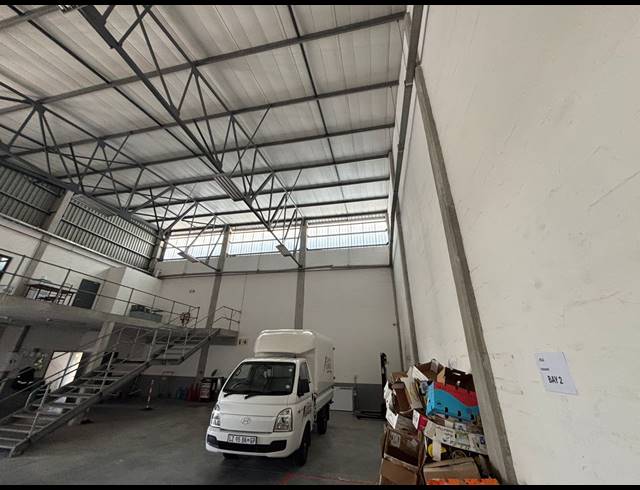 404M² WAREHOUSE TO LET IN AIRPORT INDUSTRIA
